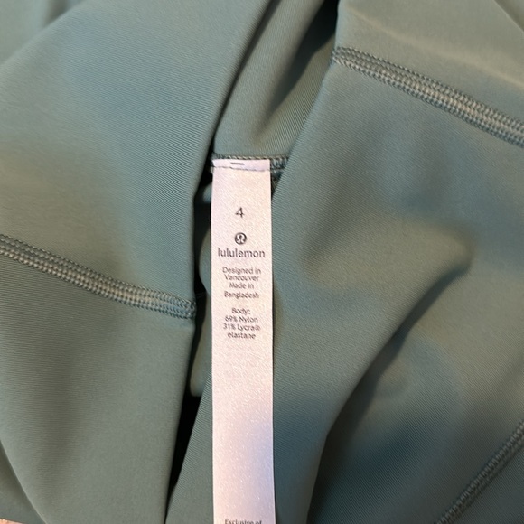 NWOT lululemon seafoam green capris - Picture 2 of 2